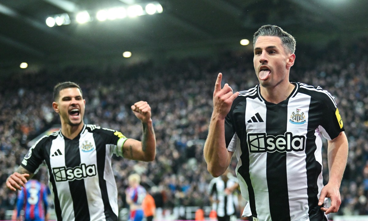 Newcastle thrashes Crystal Palace by five goals to move into top three in Premier League