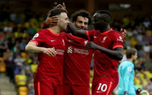 Compare Liverpool FC vs Arsenal FC lineups over time! (Find patterns and changes!)